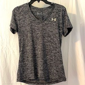 NWT Women’s Under Armour Top l Size Small